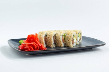 Japon ulusal mutfağı beyaz arka planda izole edilmiş.