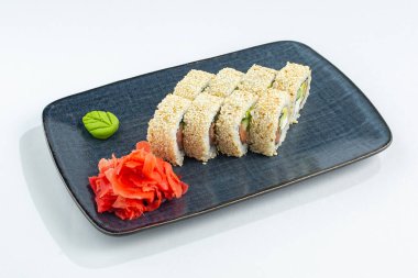 Japon ulusal mutfağı beyaz arka planda izole edilmiş.