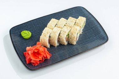 Japon ulusal mutfağı beyaz arka planda izole edilmiş.