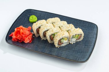 Japon ulusal mutfağı beyaz arka planda izole edilmiş.