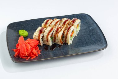 Japon ulusal mutfağı beyaz arka planda izole edilmiş.