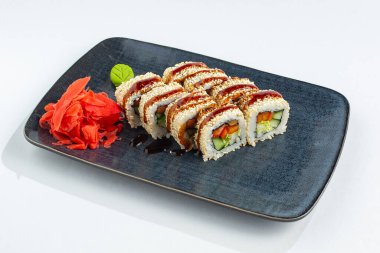 Japon ulusal mutfağı beyaz arka planda izole edilmiş.