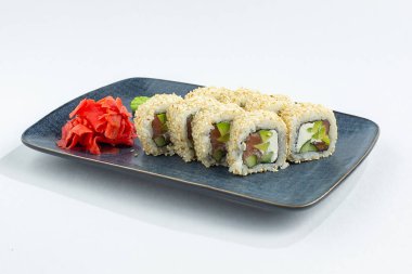 Japon ulusal mutfağı beyaz arka planda izole edilmiş.