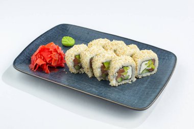 Japon ulusal mutfağı beyaz arka planda izole edilmiş.