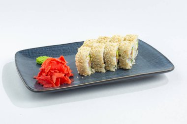 Japon ulusal mutfağı beyaz arka planda izole edilmiş.