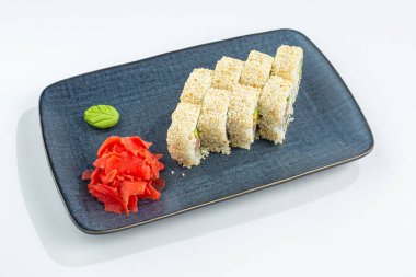 Japon ulusal mutfağı beyaz arka planda izole edilmiş.