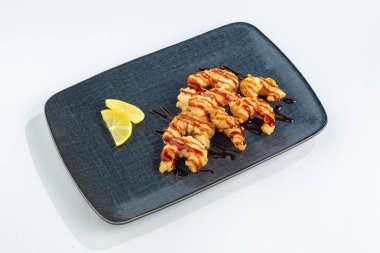 Japon ulusal mutfağı beyaz arka planda izole edilmiş.