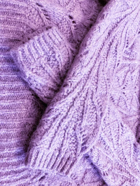 Violet knitted surface close up, concept color of the year 2022. — Stock Photo, Image