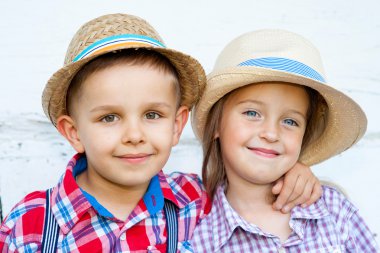 genç kız ve erkek seviyor