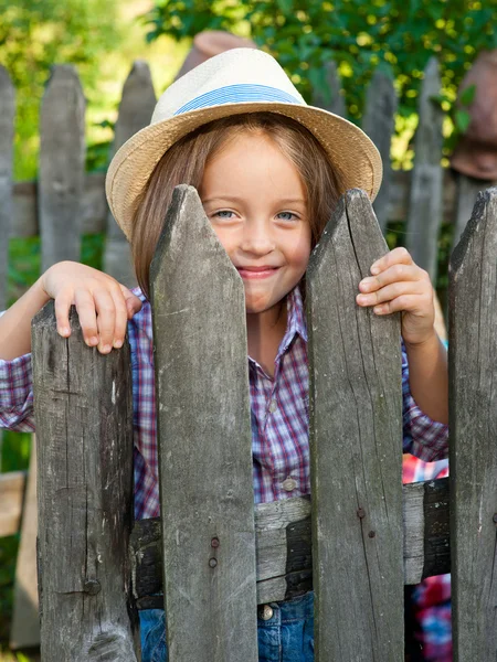 Vacker liten flicka i hatten — Stockfoto