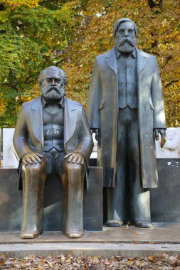 Marx ve engels, berlin