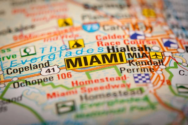 Miami stad over een routekaart — Stockfoto