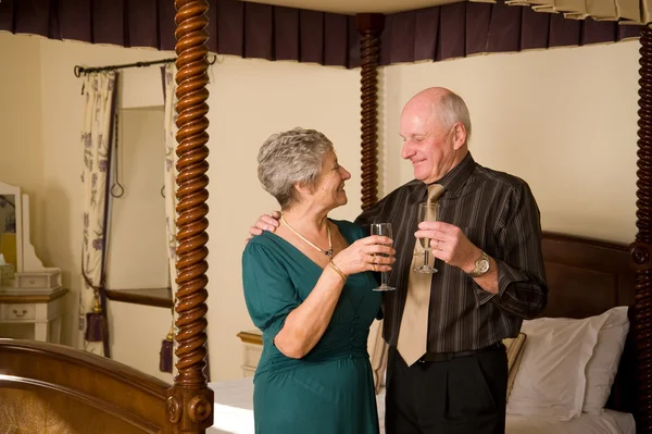 Pareja mayor celebrando — Foto de Stock