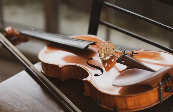 Close Violino Cadeira — Fotografia de Stock