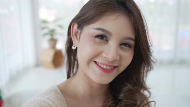 Portrét Asijské Ženy Selfie Video Hovor Rodinou — Stock video