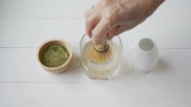 Seremonide Yeşil Çay Yapmaya Hazırlanan Toz 