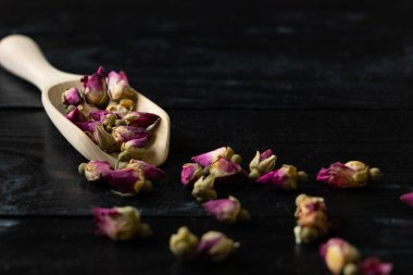 Bitki çayı yapmak için Gül Çayı Yaprakları 'nın yakın görüntüsü