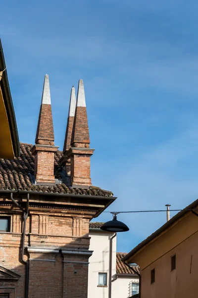 Veduta di un dettaglio di un edificio storico in Italia — Foto Stock