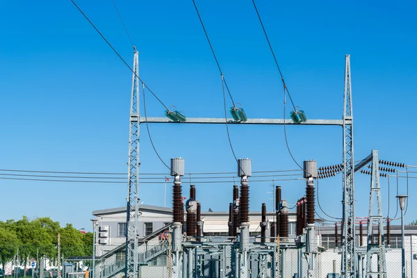 Een kleine hoogspannings distributie plant — Stockfoto