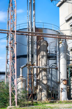 İtalya 'da terk edilmiş bir içki fabrikasının binaları