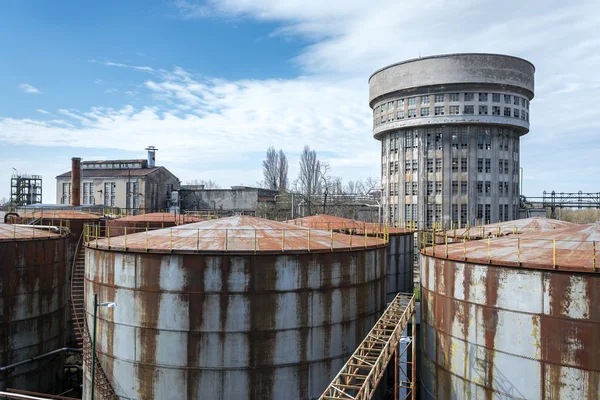 Gebäude einer verlassenen Brennerei in Italien — Stockfoto