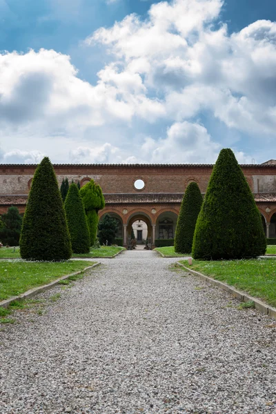 Il monumentale cimitero della città di Ferrara — Foto Stock