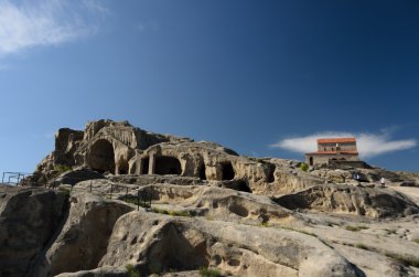 uplistsikhe (kelimenin tam anlamıyla, 
