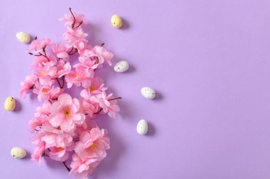 Paskalya tatili için arka plan. Bahar tatili. Uzayı kopyala Düz yatış, üst görünüm.