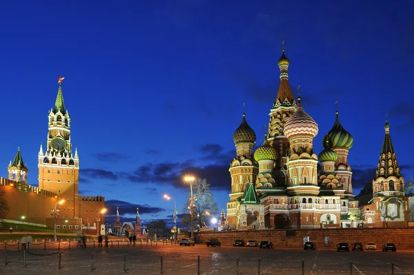 Rússia, Moscou, Kremlin e Catedral de São Basílio, Praça Vermelha — Fotografia de Stock