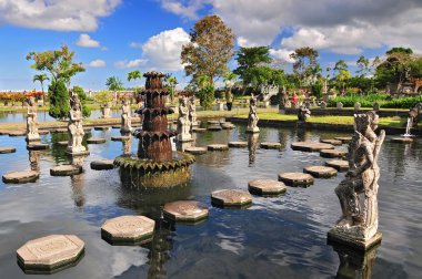 heykel bali tirtagangga su Palace
