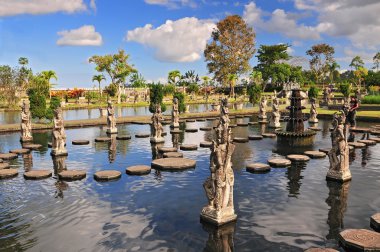 heykel bali tirtagangga su Palace