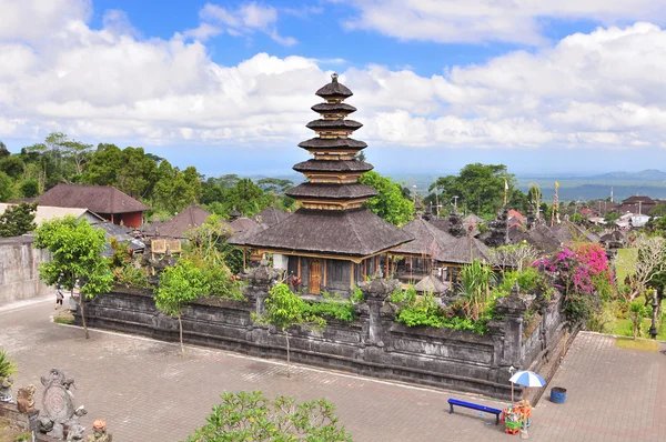 Besakih 复杂普拉 penataran 阿贡，印度教寺庙巴厘岛印度尼西亚 — 图库照片