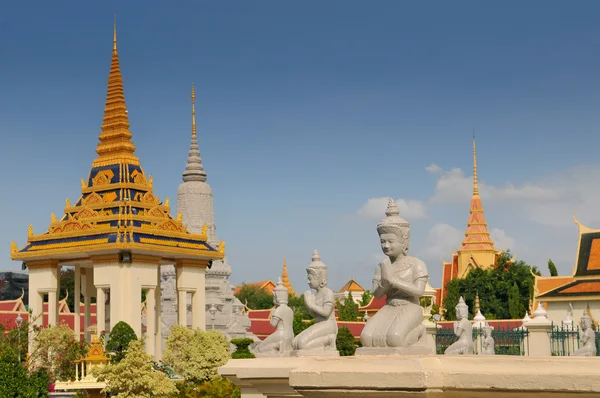 在 cambodias 资本金边王宫 — 图库照片