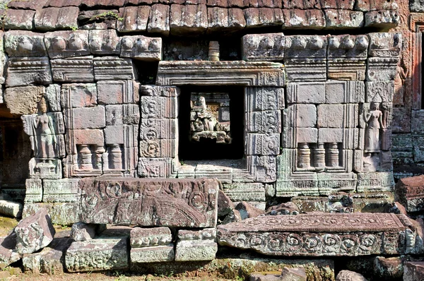 Estructuras talladas en Preah Khan en Angkor cerca de Siem Reap, Camboya . — Foto de Stock