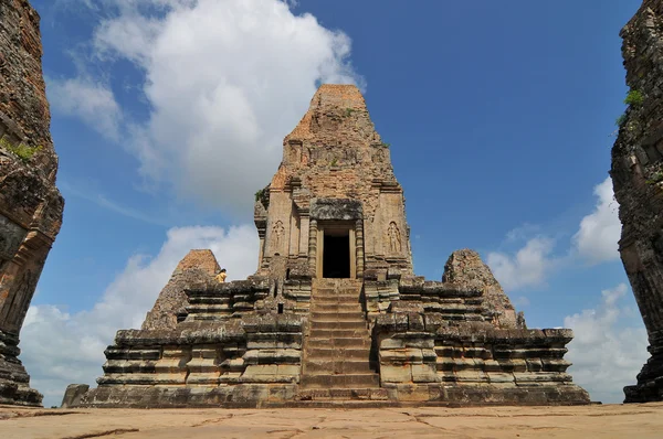 Pre Rup, uno de los famosos templos antiguos de Angkor en Camboya — Foto de Stock