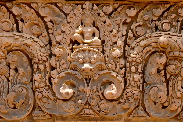 Różowy kamienne rzeźby, banteay srei, siemreap, Kambodża. — Zdjęcie stockowe