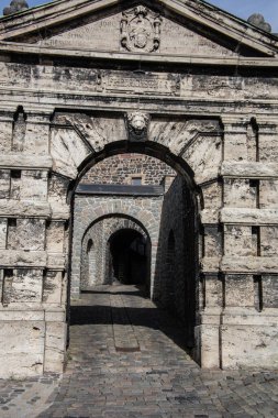 Tepedeki Altena Kalesi