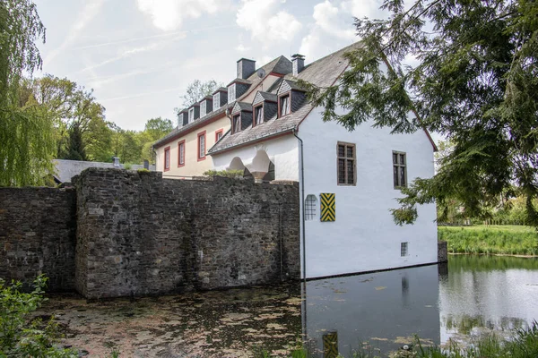 Moated Castle Moat Countryside Netphen — Stockfoto