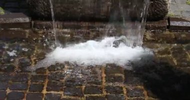 Siegen şehrinde su akıyor.