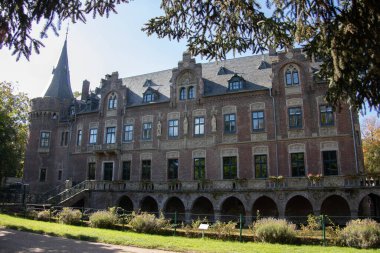 Bergheim yakınlarındaki Paffendorf 'ta antik güzel bir kale.