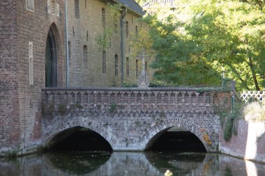 Bergheim yakınlarındaki Paffendorf 'ta antik güzel bir kale.