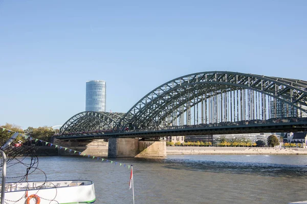 科隆莱茵河上的拱桥 — 图库照片