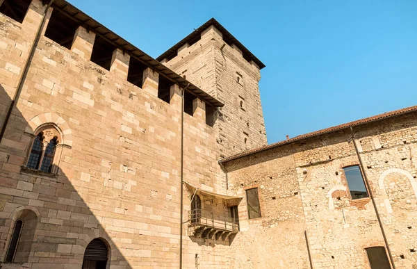 Visa Fästningen Borromeo Angera Slottet Lago Maggiore Angera Italien — Stockfoto