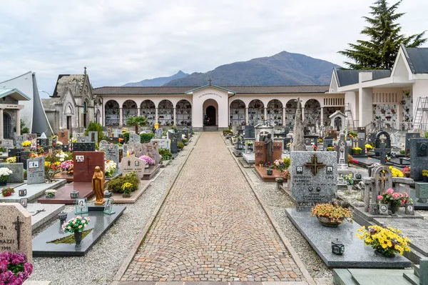 Maccagno Inferiore Talya Kasım 2021 Varese Deki Maccagno Inferiore Mezarlığının — Stok fotoğraf