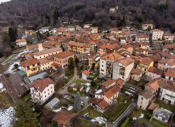 Uitzicht Vanuit Lucht Het Kleine Italiaanse Dorpje Bedero Valcuvia Het — Stockfoto