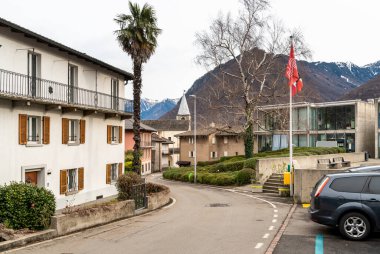 Küçük bir köy olan Gorduno 'da sokak, Bellinzona ilçesi, İsviçre' de Ticino Kantonu..