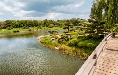 Chicago Botanik Bahçesindeki Japon Adasının Yaz Manzarası, Glencoe, ABD