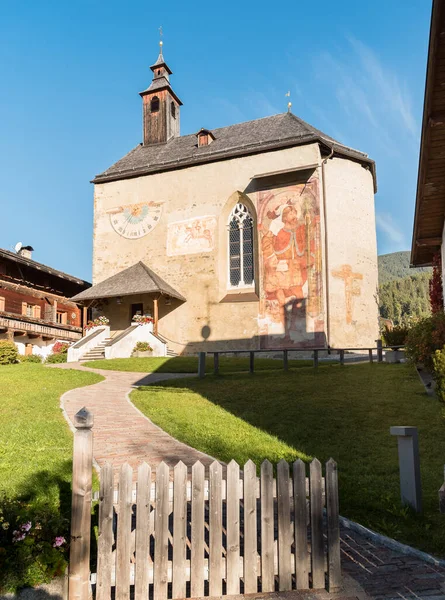 이탈리아 티롤에 지방의 시도에 조르조 성당의 — 스톡 사진