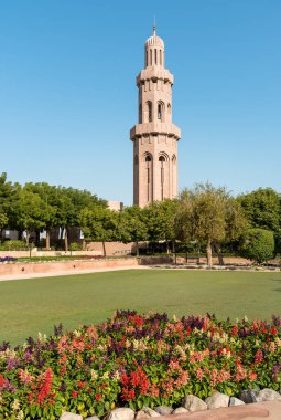 Muscat, Umman, Orta Doğu 'daki Sultan Qaboos Büyük Camii' nin minaresi.