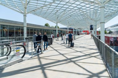 Milan, Lombardy, İtalya - 9 Haziran 2022: Milano 'da Mobil Mobilya Mobilya Fuarı (Salone del Mobile), uluslararası mobilya ve aksesuar tasarım fuarı.